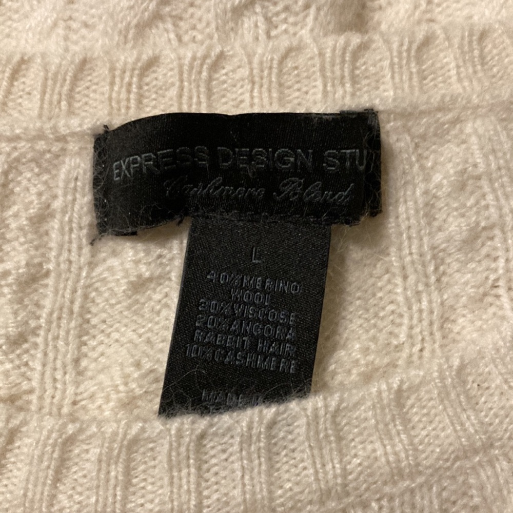 Express Design Studio Sweater - Picture 3 of 7